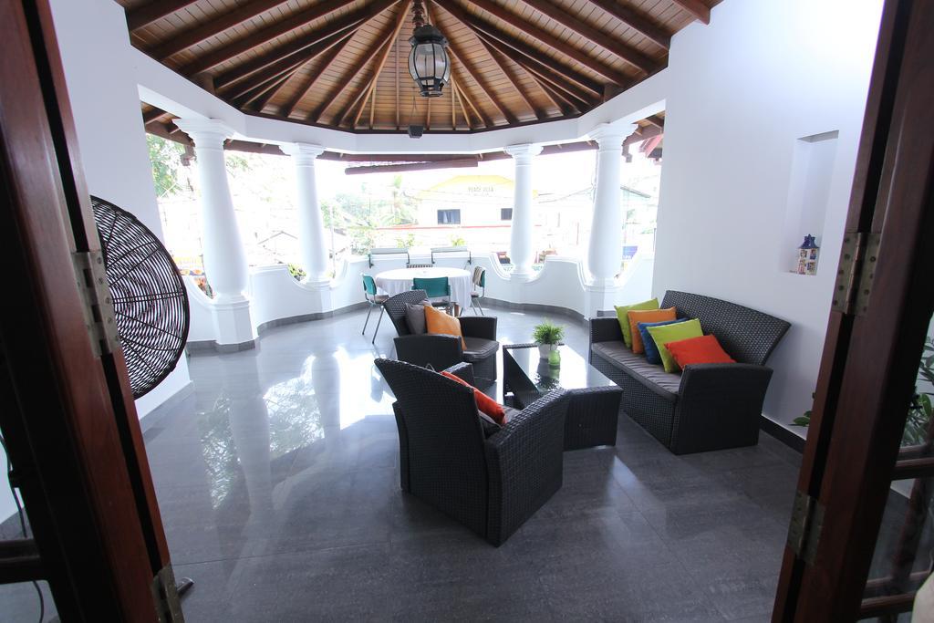 Angel Villa Negombo Exterior photo