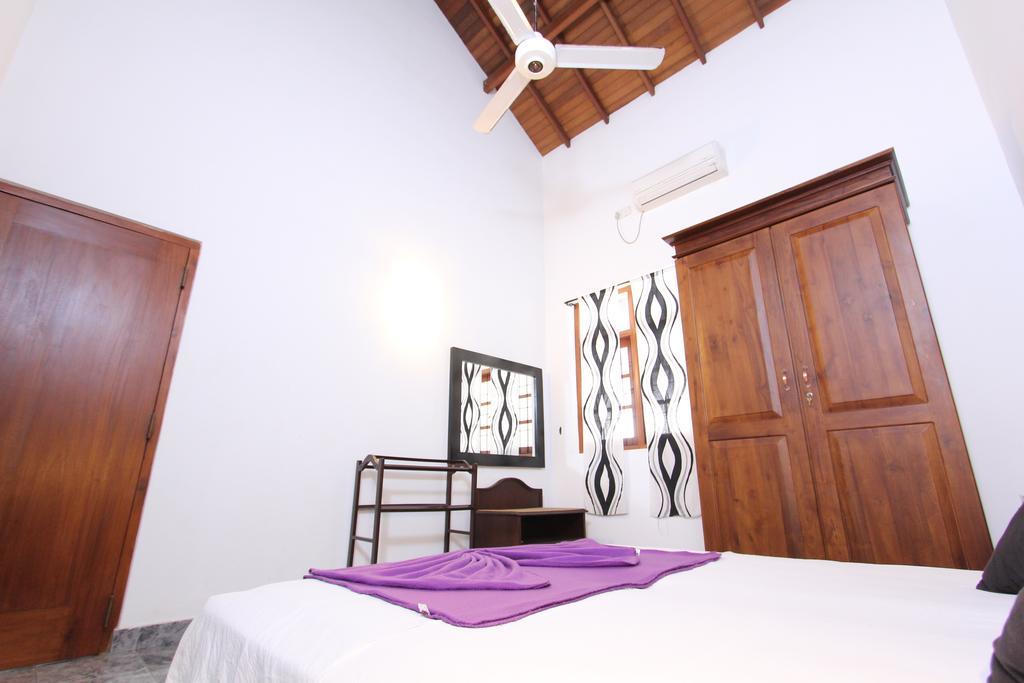 Angel Villa Negombo Exterior photo