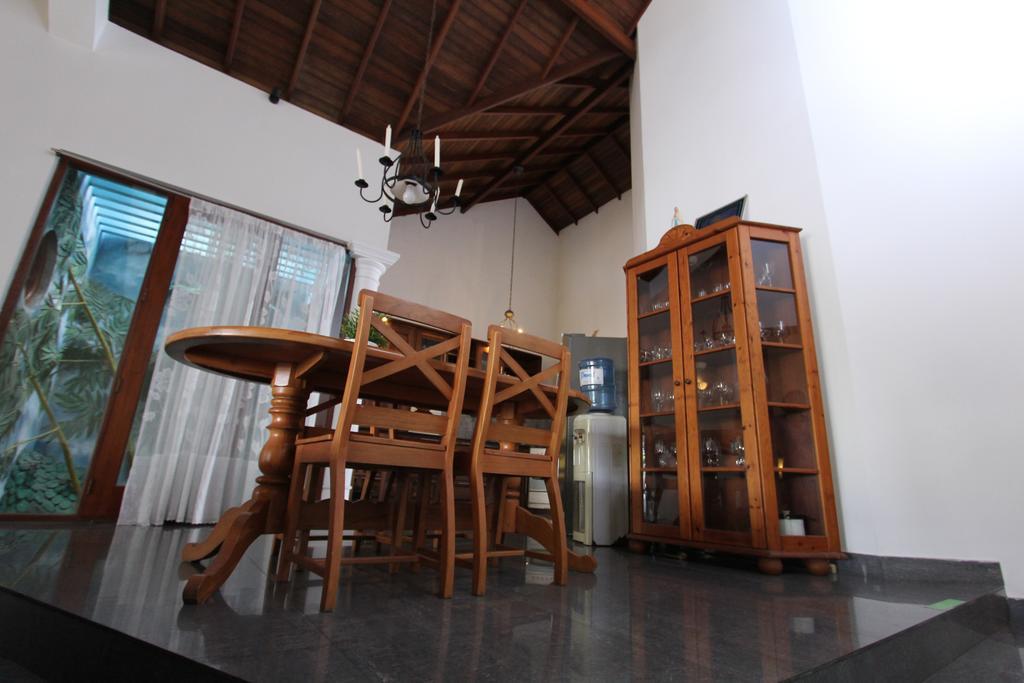 Angel Villa Negombo Exterior photo