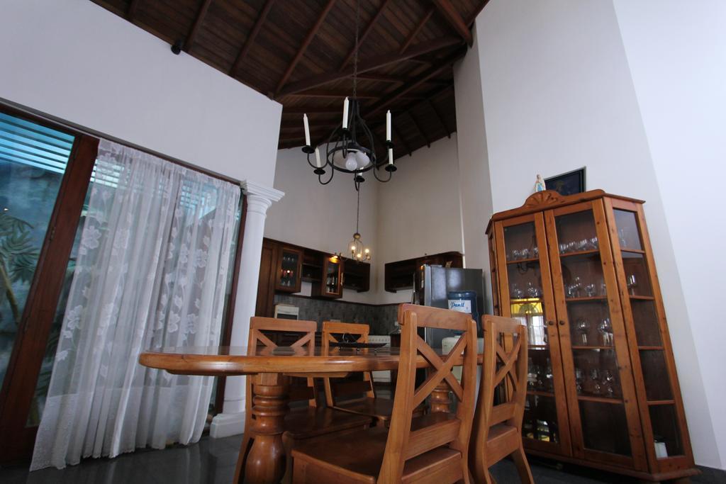 Angel Villa Negombo Exterior photo